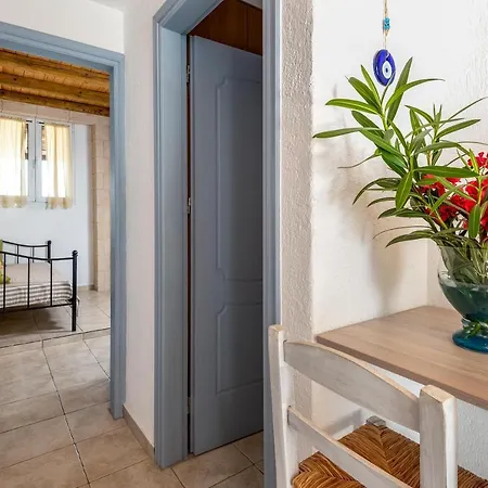 Agnanti Apartment *