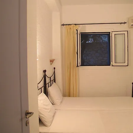 Agnanti Apartment *