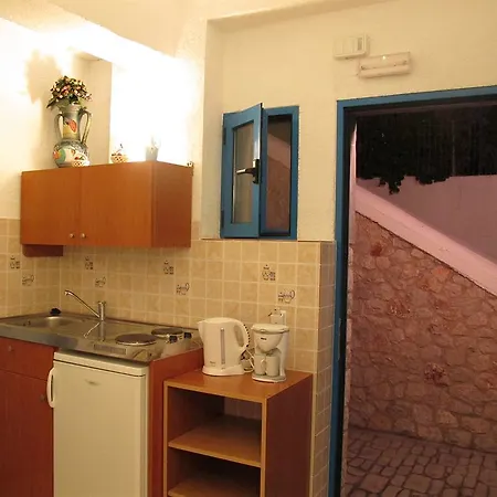 Agnanti Apartment *