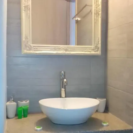 Agnanti Apartment *